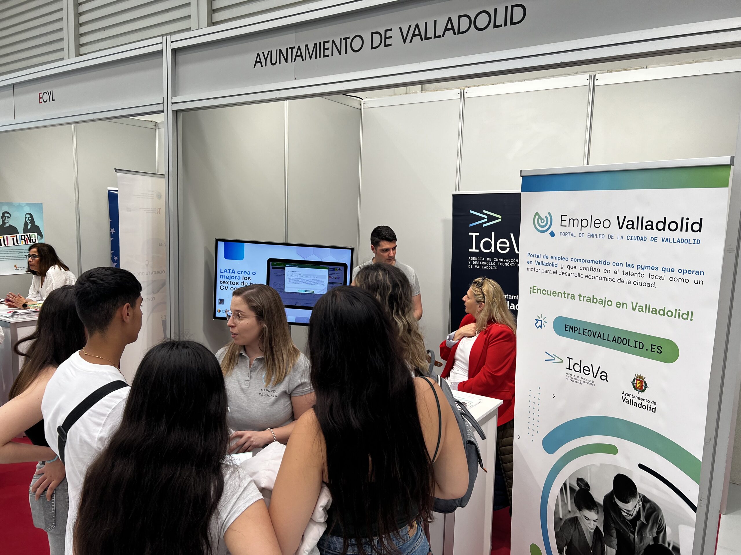 Explicación del portal Empleo Valladolid en la feria de muestras de Valladolid