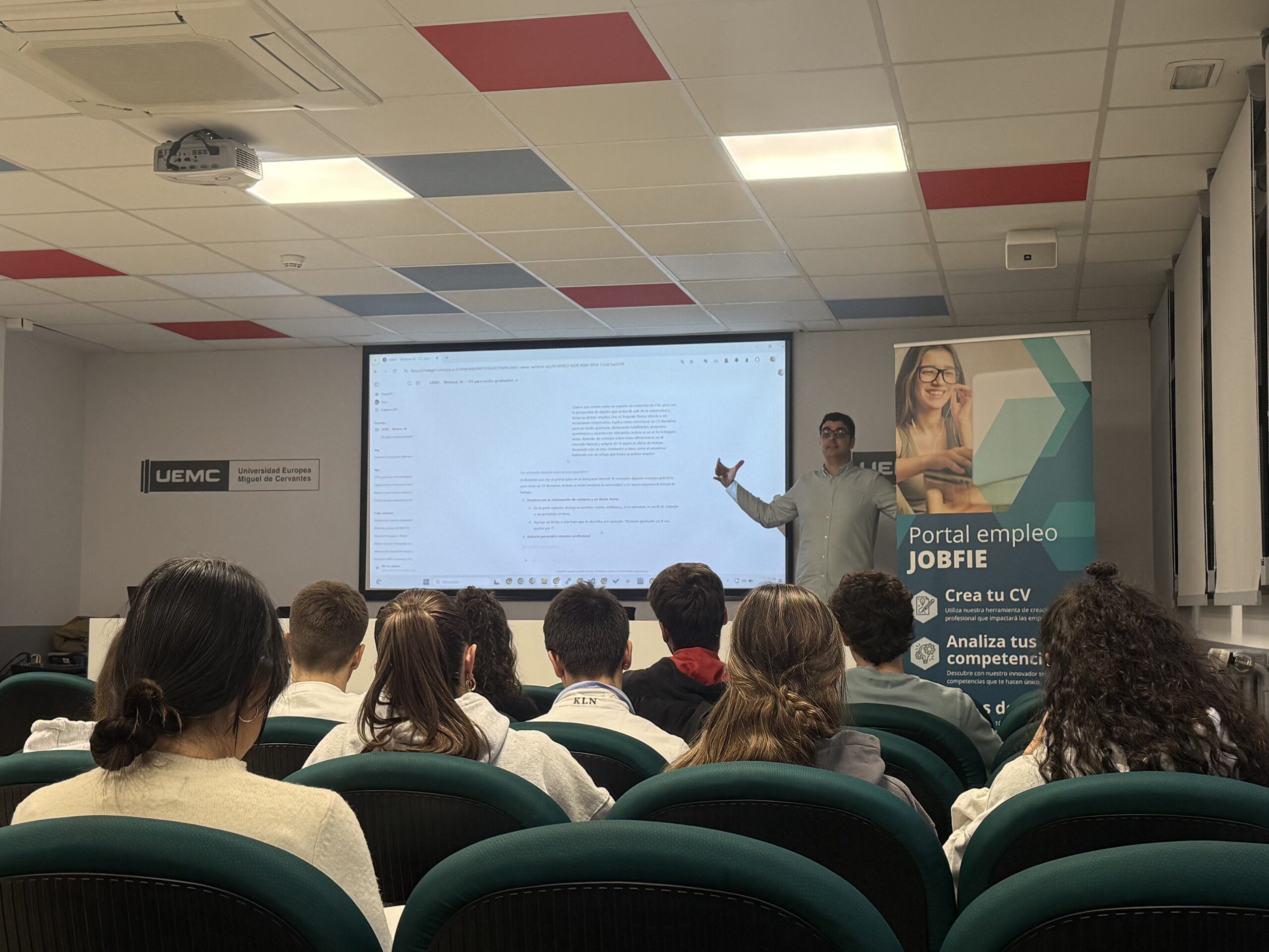 Charla "La IA en la búsqueda de empleo" en la UEMC