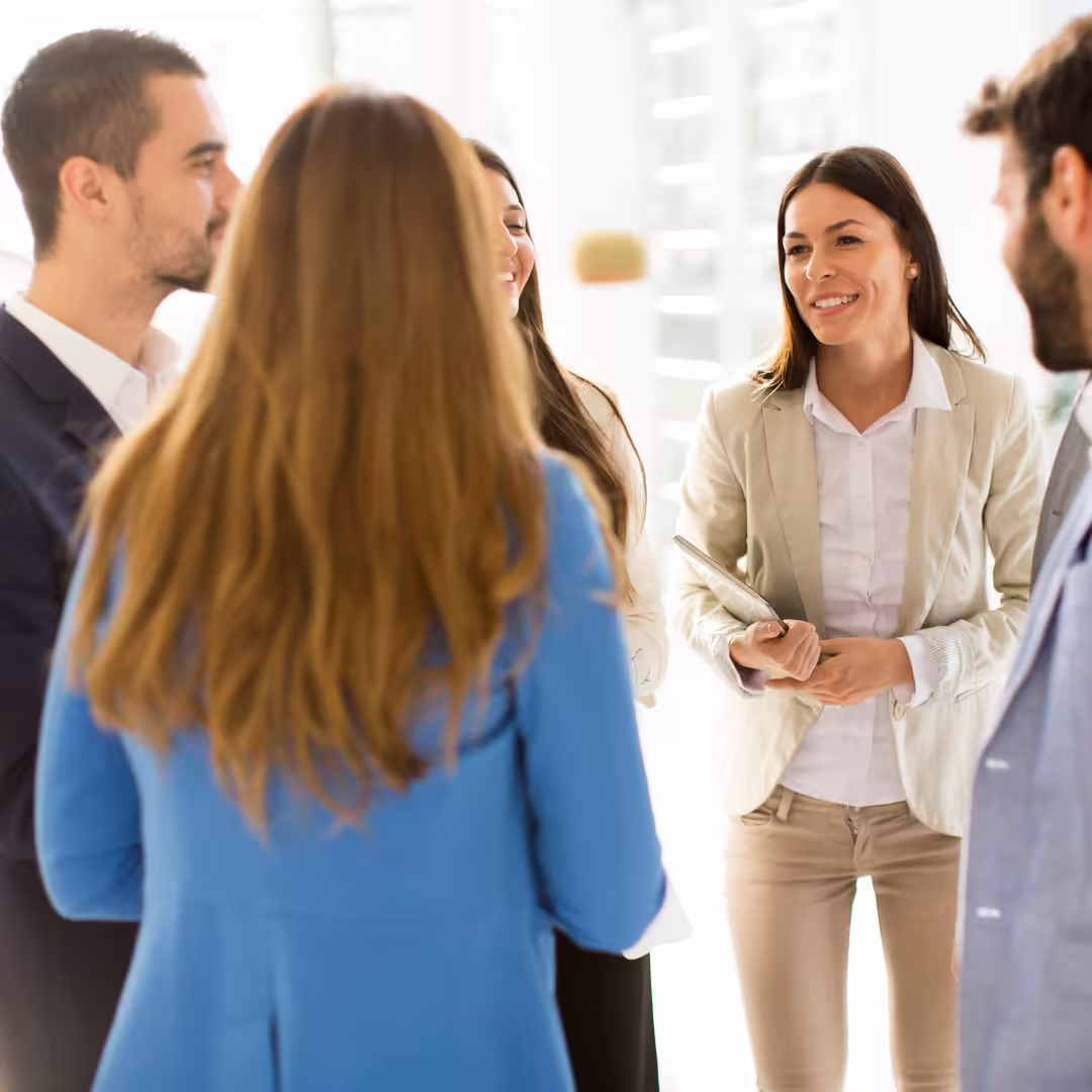 Socios de una asociación reunidos